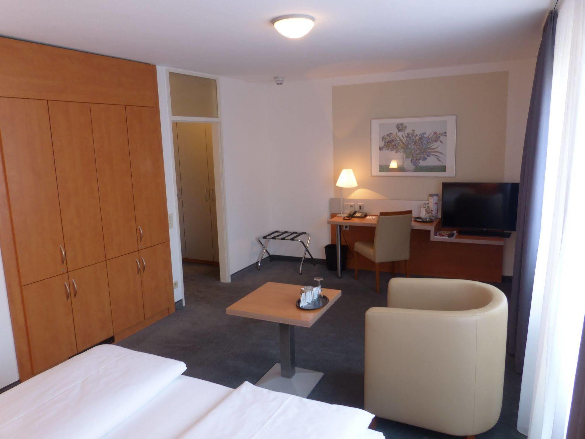 Ghotel Hotel & Living Muenchen-Nymphenburg Zewnętrze zdjęcie