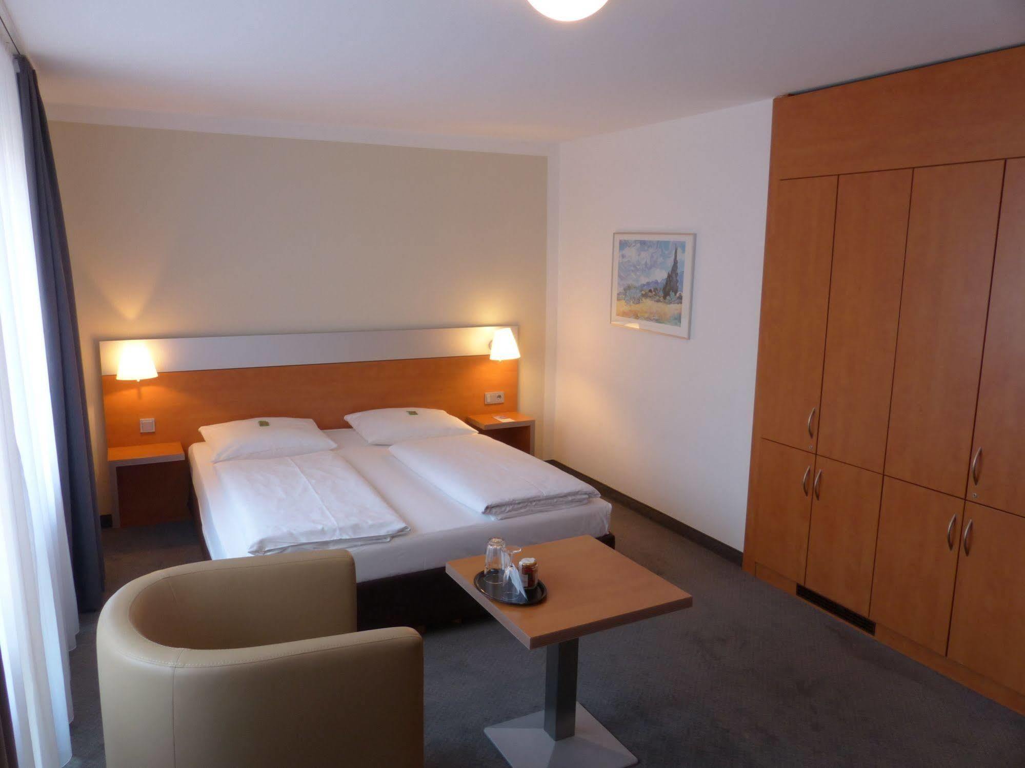 Ghotel Hotel & Living Muenchen-Nymphenburg Zewnętrze zdjęcie